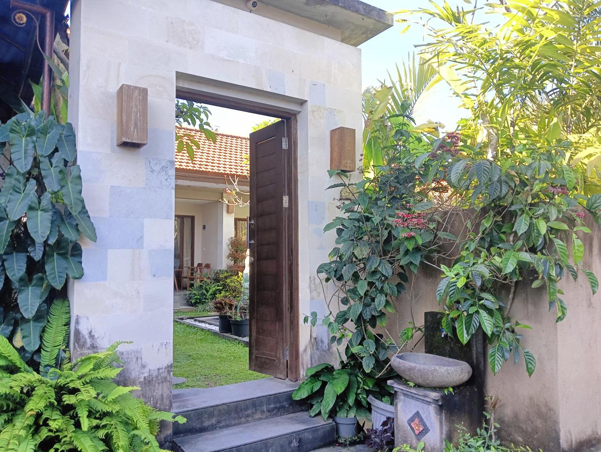 Kama Ayu Bungalow Ubud  Luaran gambar